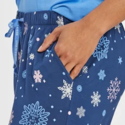 Women's Holiday Snowflake Pattern Lightweight Sleep Pant 8 Women's Holiday Snowflake Pattern Lightweight Sleep Pant -One Family Clothing Womens Holiday Snowflake Pattern Lightweight Sleep Pant 80961 4 lg